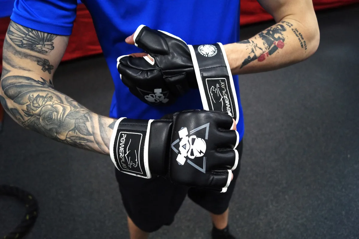 Рукавиці для MMA Active Point штучна шкіра XL чорні
