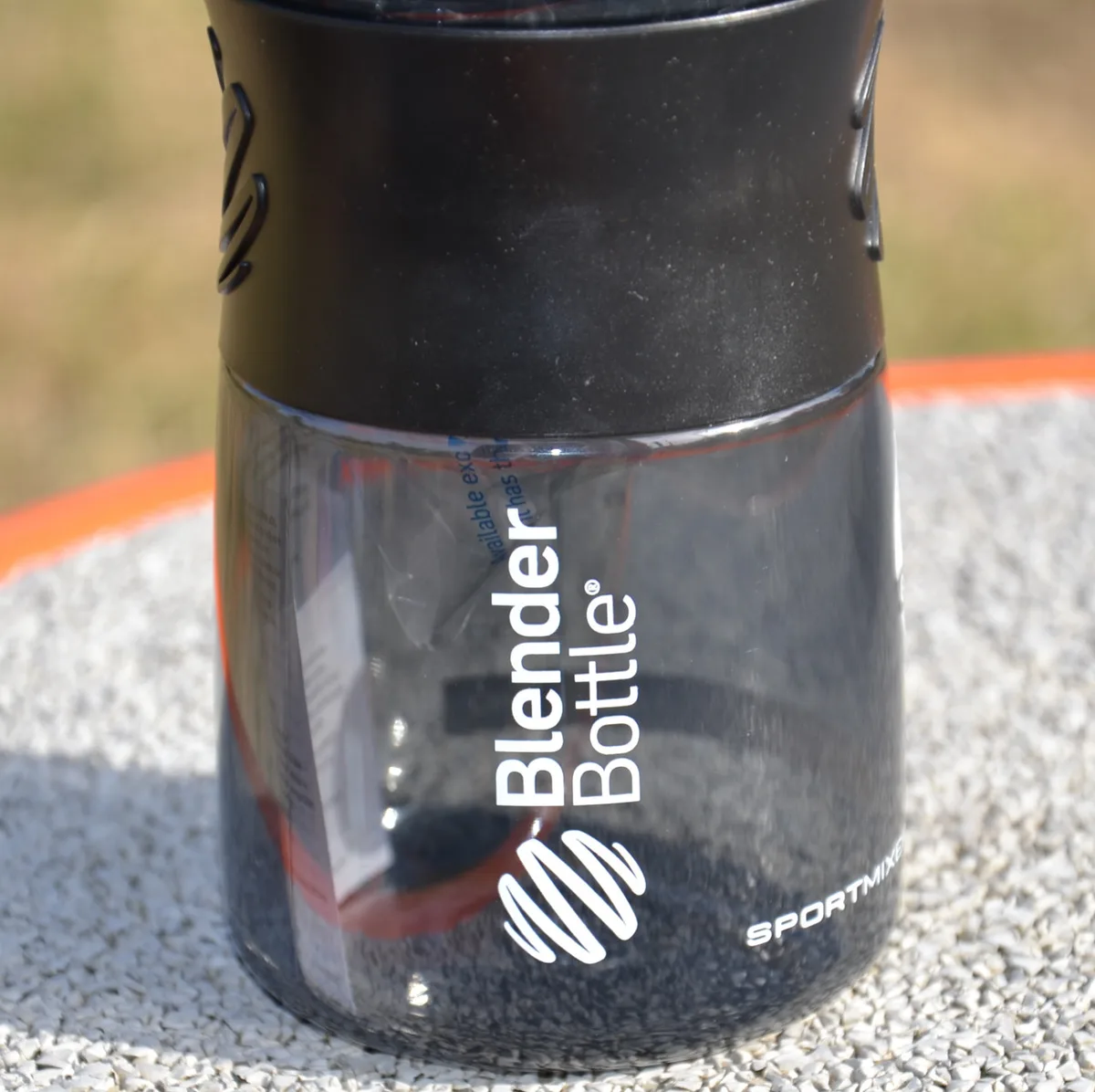 Шейкер спортивний BlenderBottle Tritan 590 мл Чорний/Білий