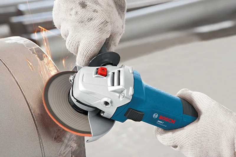 Кутова шліфувальна машина Bosch Professional GWS 7-125, 125 мм, 720 Вт, 11000 об/хв, вага 1.9 кг.
