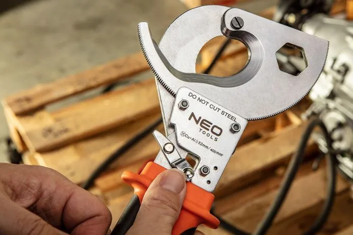 Кабелерез Neo Tools для медных и алюминиевых кабелей до 52мм с храповым механизмом для монтажа резак для кабеля