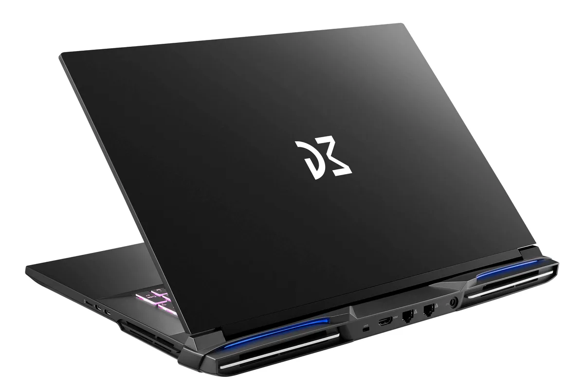 Ноутбук Dream Machines 18 дюймів чорний IPS 2560x1600 Intel Core Ultra 9 32GB SSD 2TB RTX 5070Ti