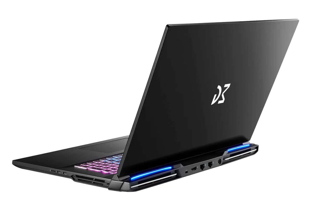 Ноутбук Dream Machines 18 дюймів чорний IPS 2560x1600 Intel Core Ultra 9 32GB SSD 2TB RTX 5070Ti
