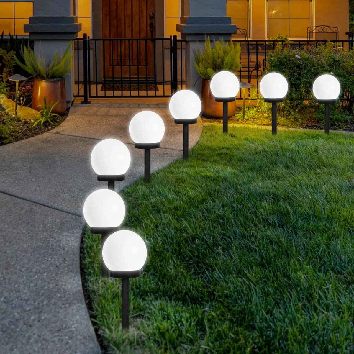Садові LED кулі LumiLED 10 см білий пластик 6 шт на сонячній батареї