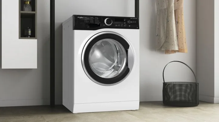 Фронтальна пральна машина Whirlpool, 6 кг, 1200 об/хв, клас енергоефективності A+++, 43 см, з дисплеєм, інверторним двигуном, чорн