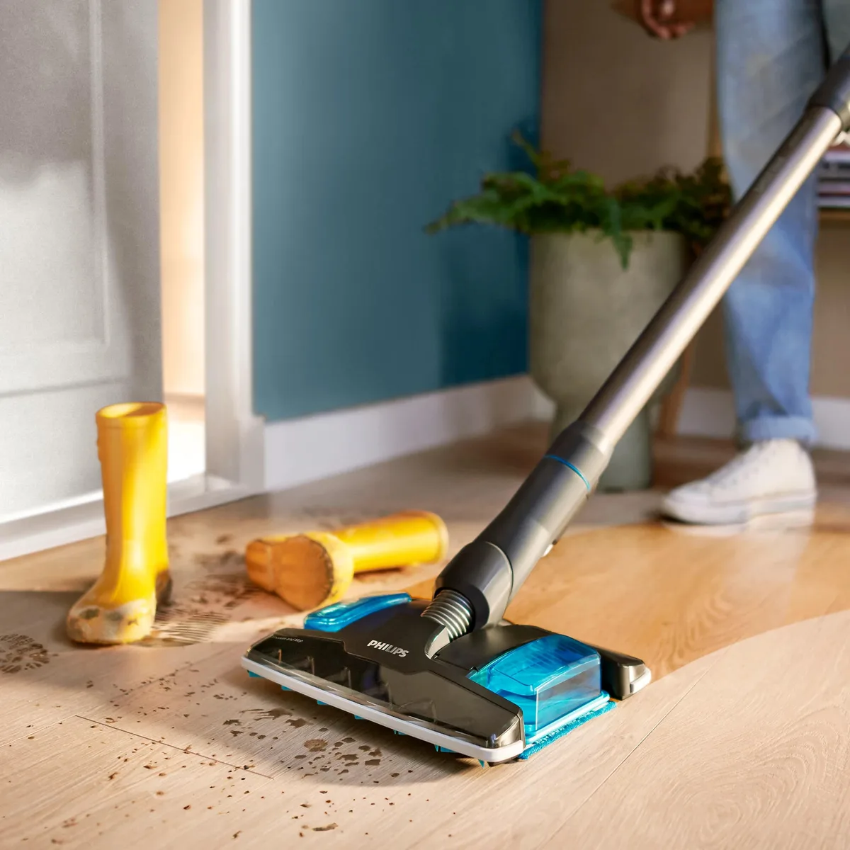 Безпровідний пилосос Philips Complete Series 8000 для вологого прибирання, об'єм контейнера - 0.6 л, автономна робота до 80 хвилин