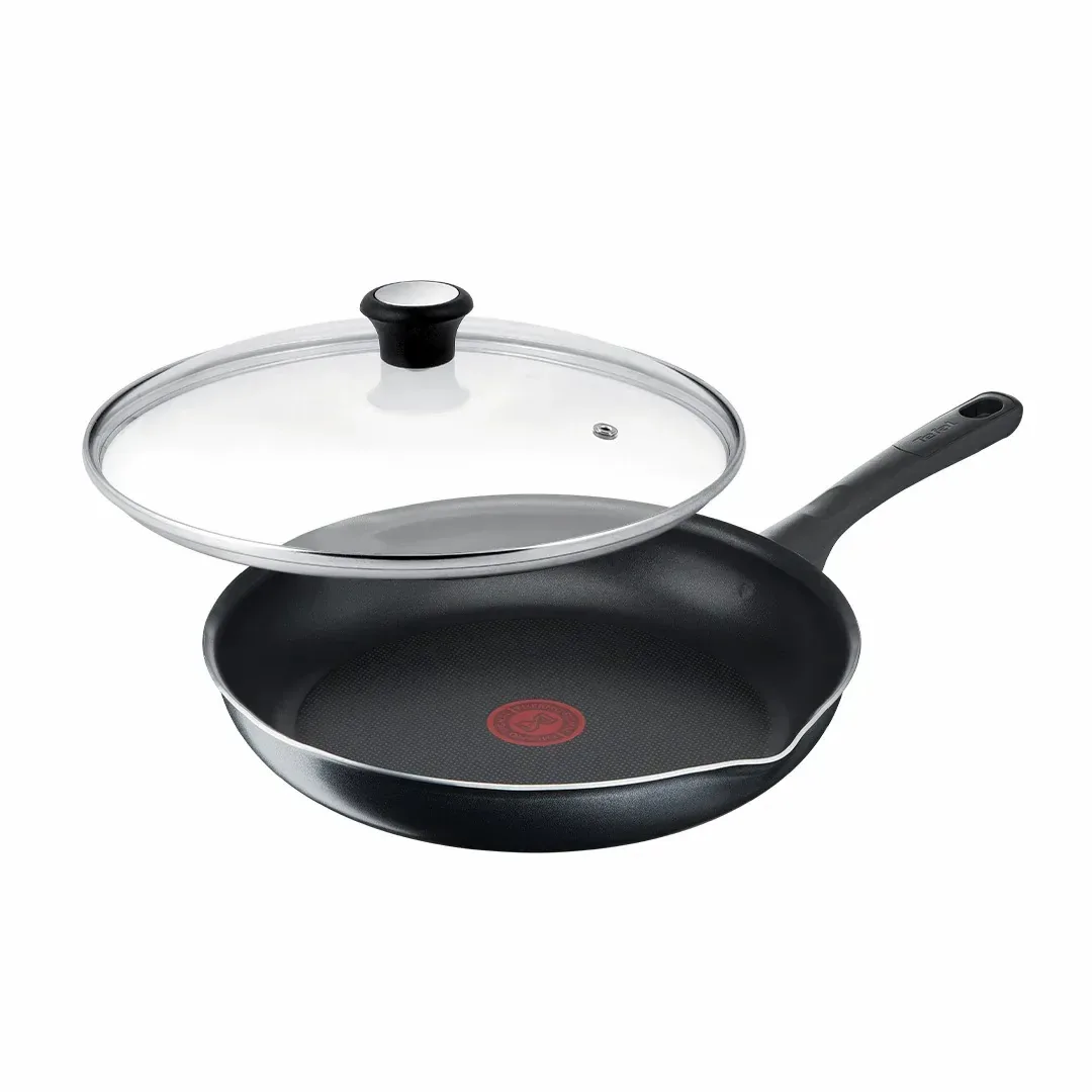 Сковорода з кришкою Tefal Day by Day, 24 см, алюмінієва, з бакелітовою ручкою та скляною кришкою, чорного кольору.