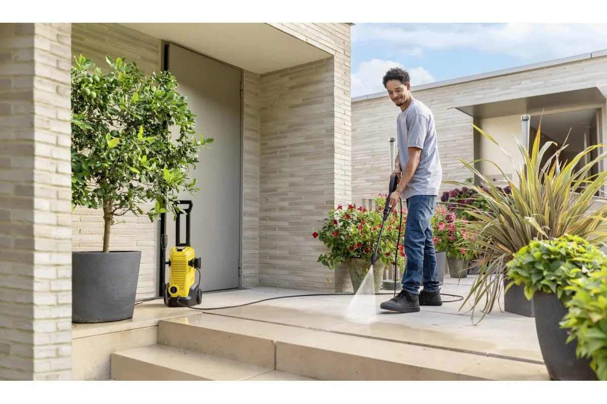 Минимойка высокого давления Karcher 1600 Вт 6 м 120 бар для мойки автомобилей и садовой мебели