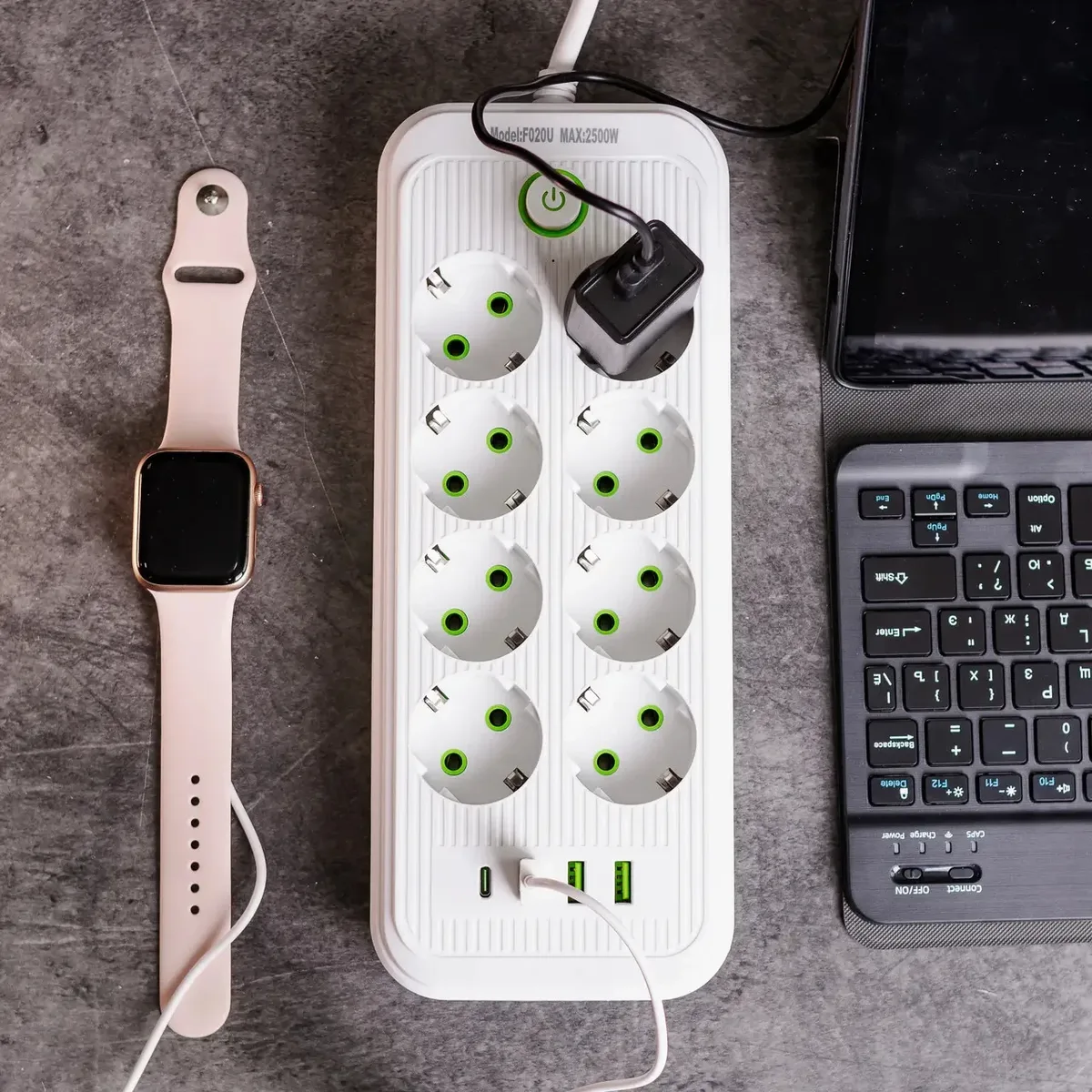 Сетевой фильтр удлинитель 8 розеток 4 USB Type-C 4.7 м Черный термостойкий ABS-пластик