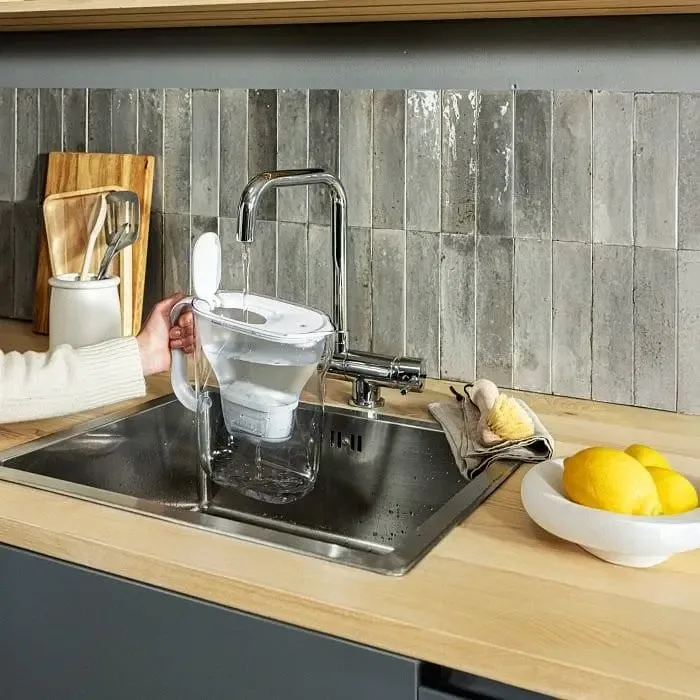 Фільтр-глечик Brita 2,4 л білий з картриджем MAXTRA PRO