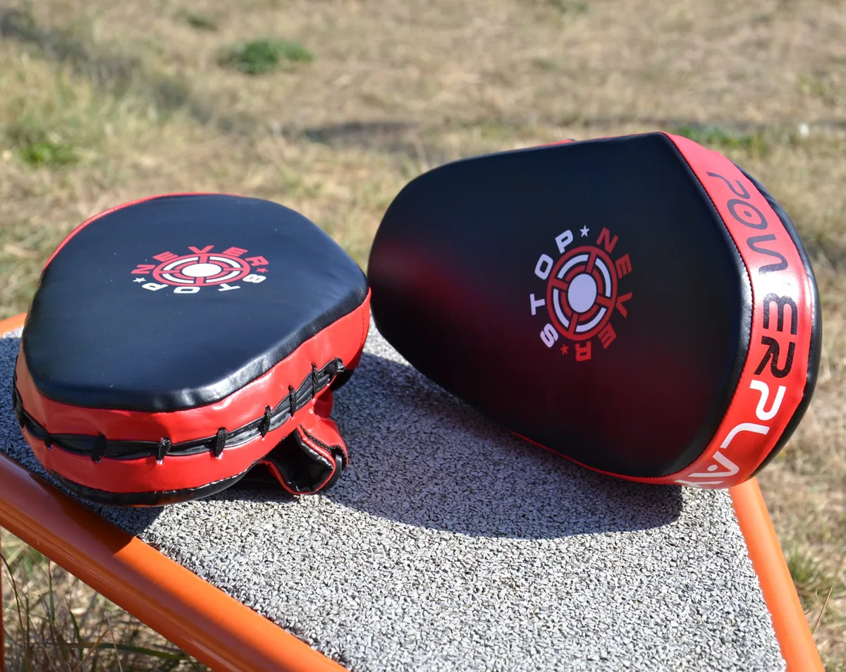 Лапи боксерські Active Point PU 29х19 см Чорно-Червоні