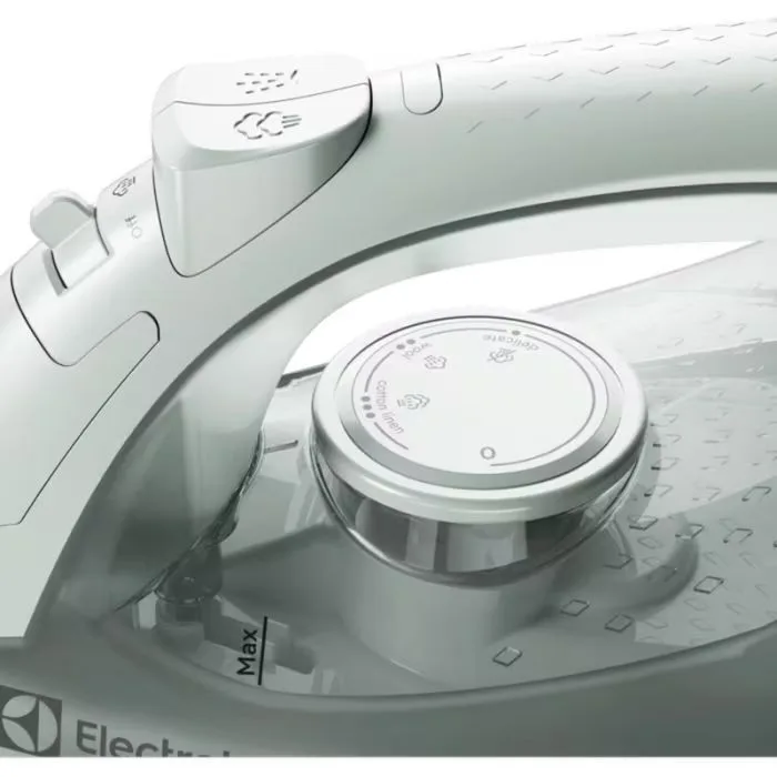 Праска Electrolux керамічна 2000Вт 200мл зелена