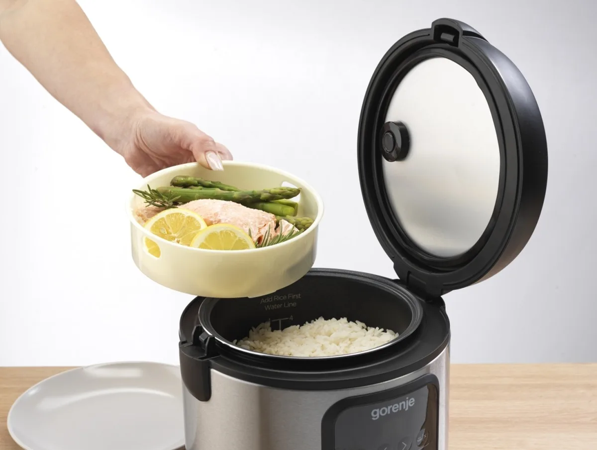 Мультиварка Gorenje 2 л пластикова нержавіюча сталь чорна 5 програм