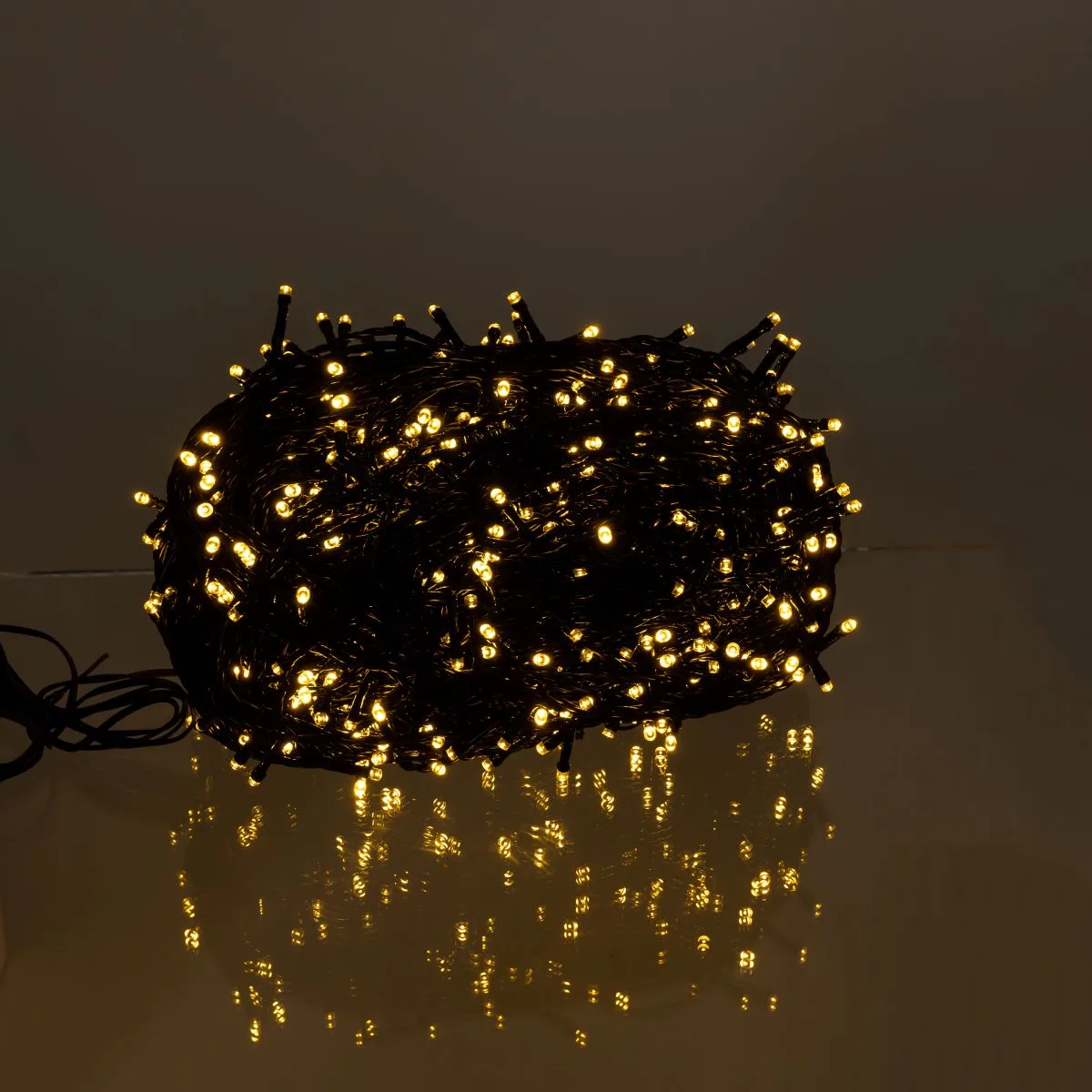 Новорічна гірлянда світлодіодна 100 м чорний провід жовте світло 1000 LED сонячна батарея