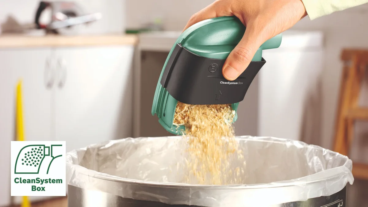 Дискова пила Bosch KS 55 A, 1200 Вт, діаметр 160 мм, вага 3.9 кг.
