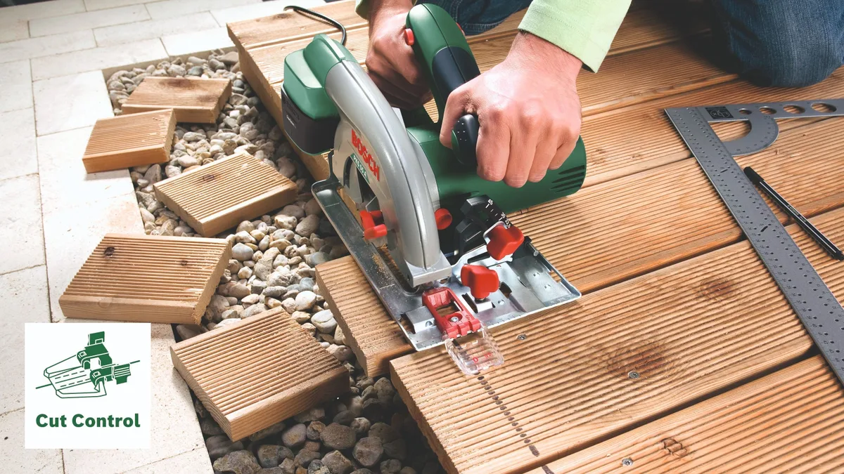 Дискова пила Bosch KS 55 A, 1200 Вт, діаметр 160 мм, вага 3.9 кг.
