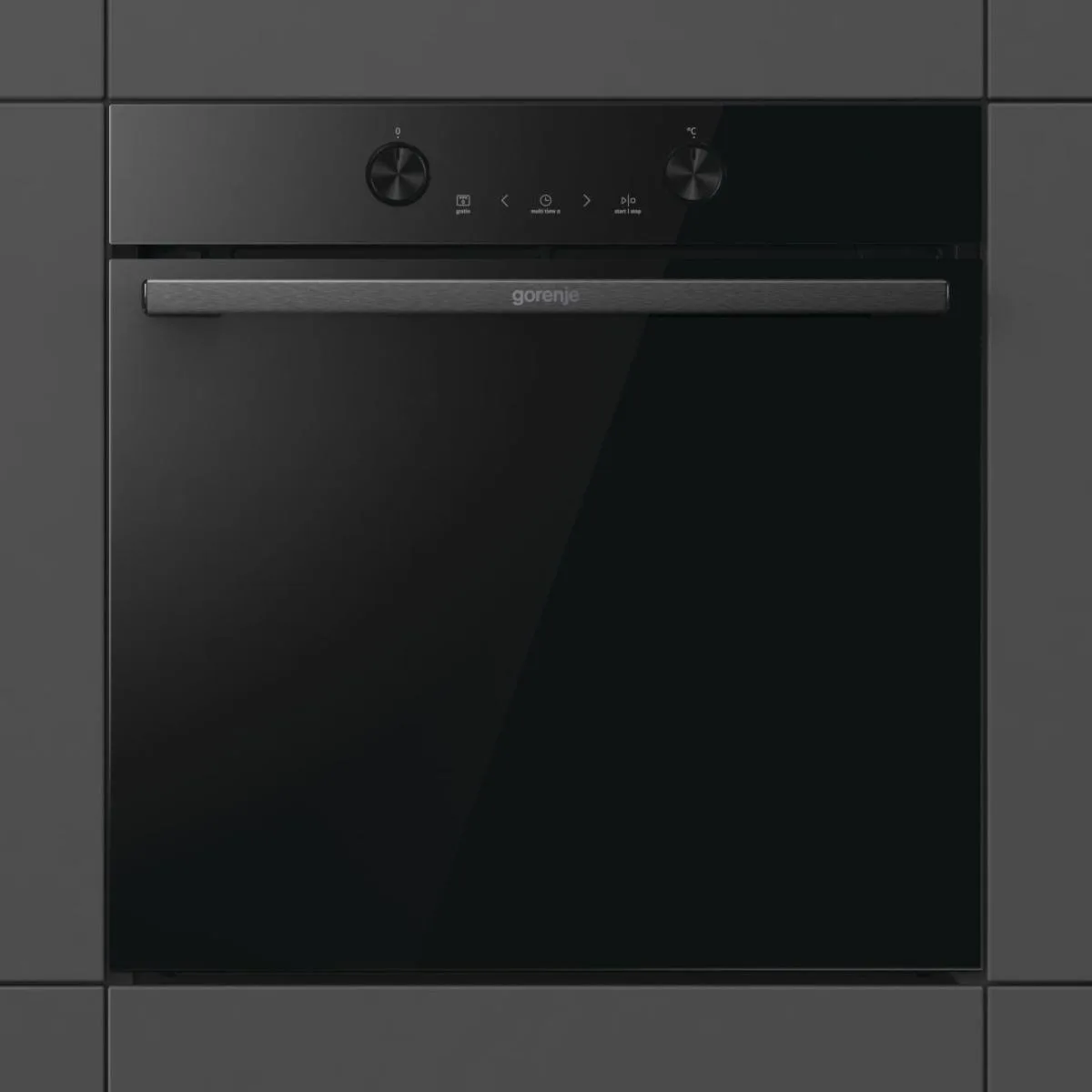 Електрична духова шафа Gorenje, 77 л, клас A+, парове приготування, сенсорний дисплей, піроліт очищення, чорний колір.