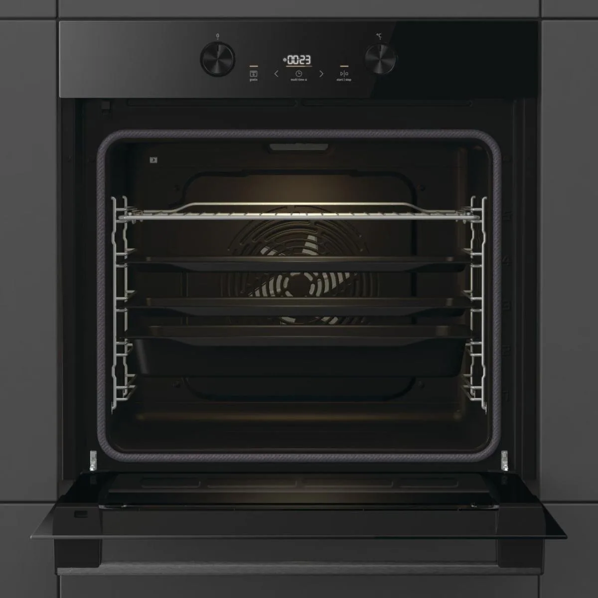 Електрична духова шафа Gorenje, 77 л, клас A+, парове приготування, сенсорний дисплей, піроліт очищення, чорний колір.