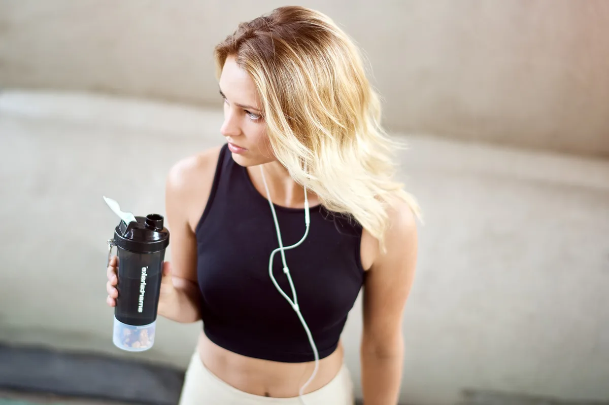 Шейкер спортивний SmartShake пластик 500ml чорний