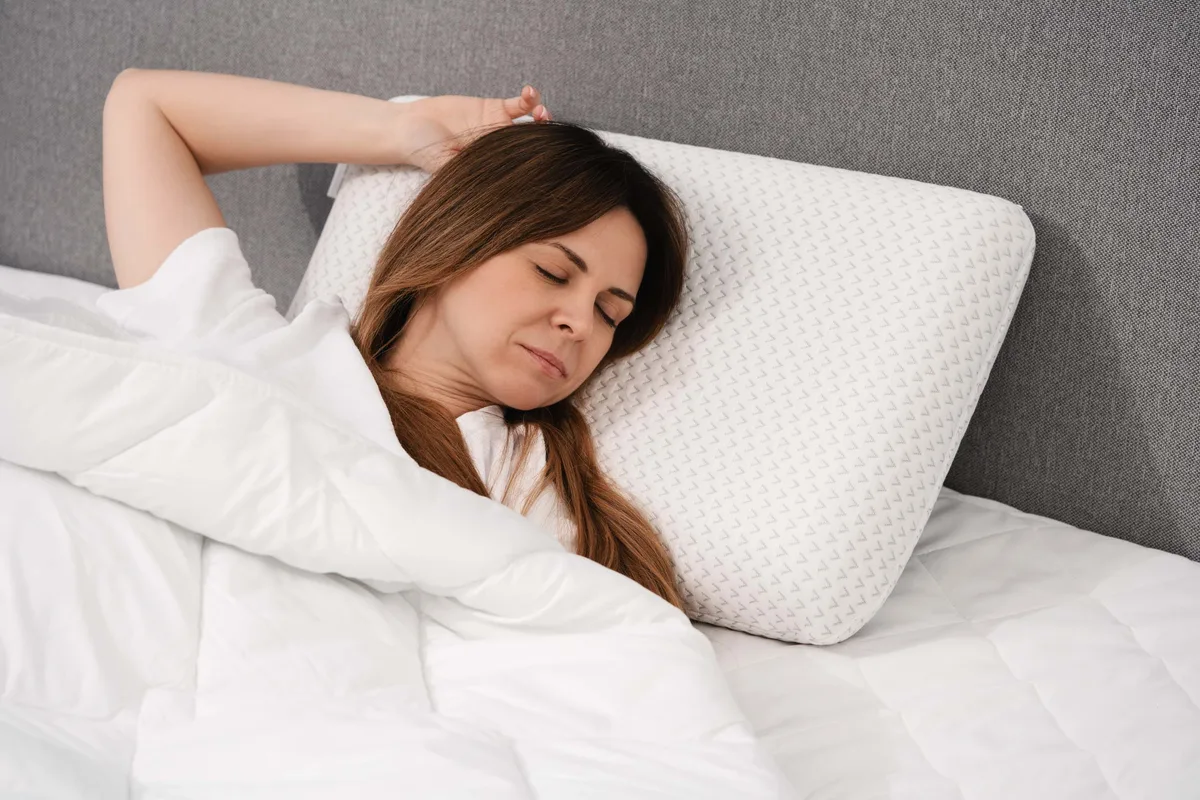 Ортопедична подушка ARDESTO Sleepwell, 60х40х12 см, класична прямокутна, меморі-фоам, біла.