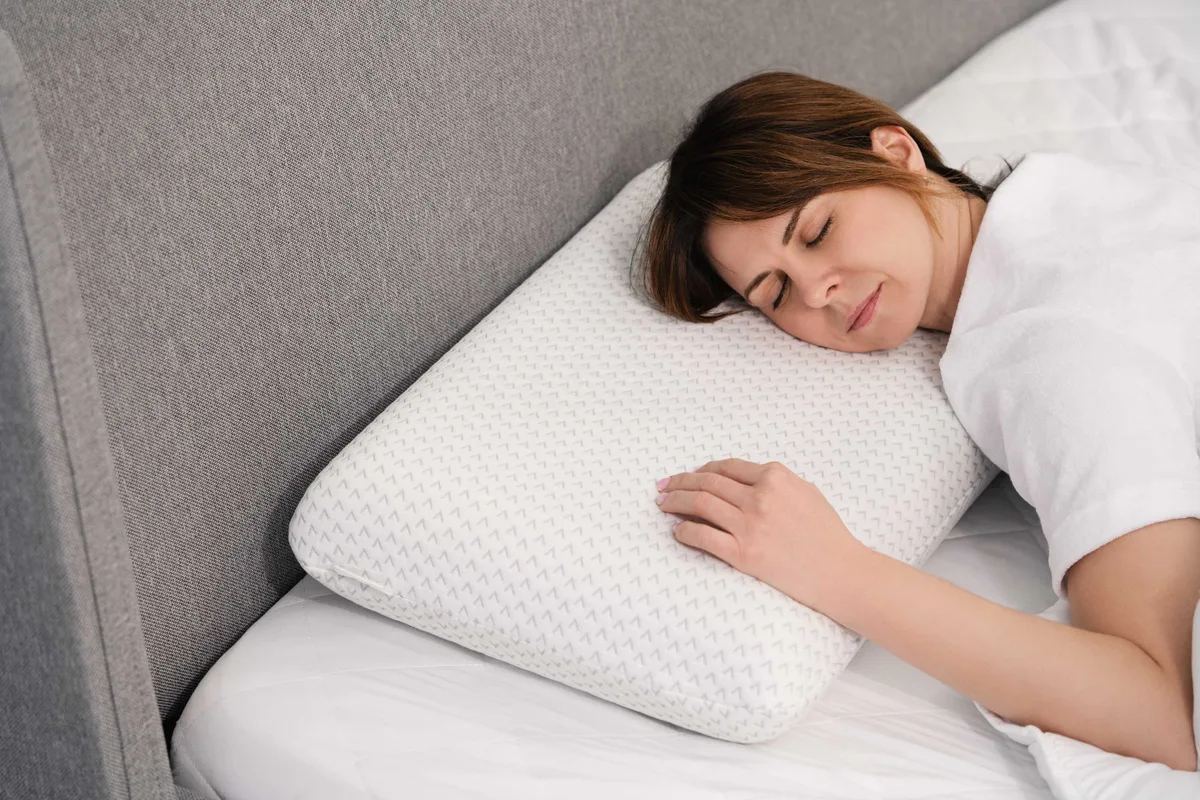 Ортопедична подушка ARDESTO Sleepwell, 60х40х12 см, класична прямокутна, меморі-фоам, біла.
