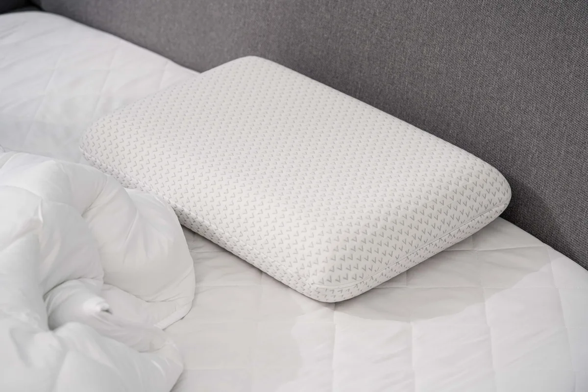 Ортопедична подушка ARDESTO Sleepwell, 60х40х12 см, класична прямокутна, меморі-фоам, біла.