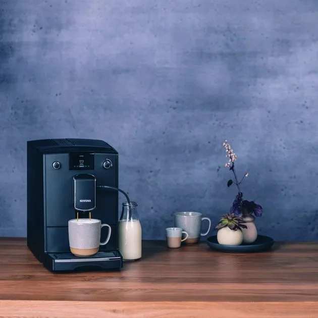 Кавоварка Nivona CafeRomatica 2.2л, для зернової та меленої кави, автоматичний капучинатор, 5 авторських рецептів - чорна.