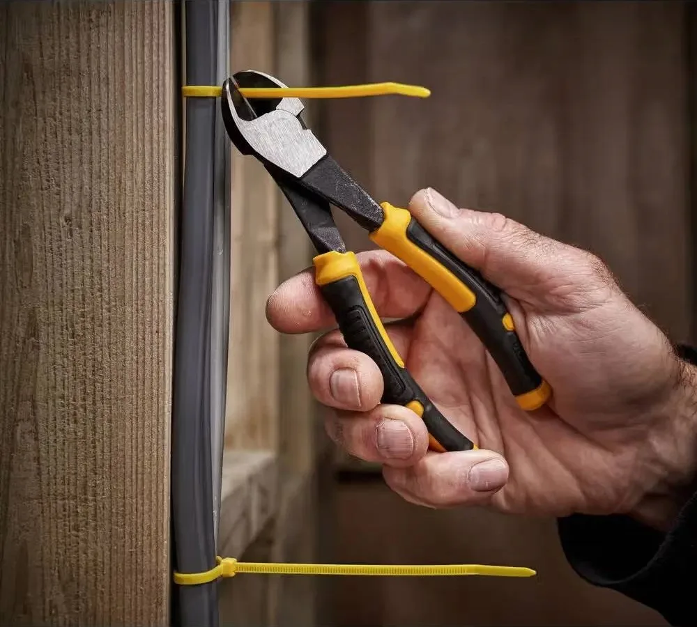 Діагональні кусачки DeWALT LASER HARDENED 160 мм з лазерною загартуванням.