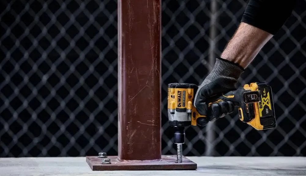 Гайковерт ударный DeWalt XR 18В 610Нм 2500об/мин без АКБ и ЗУ для затяжки гаек электроинструмент