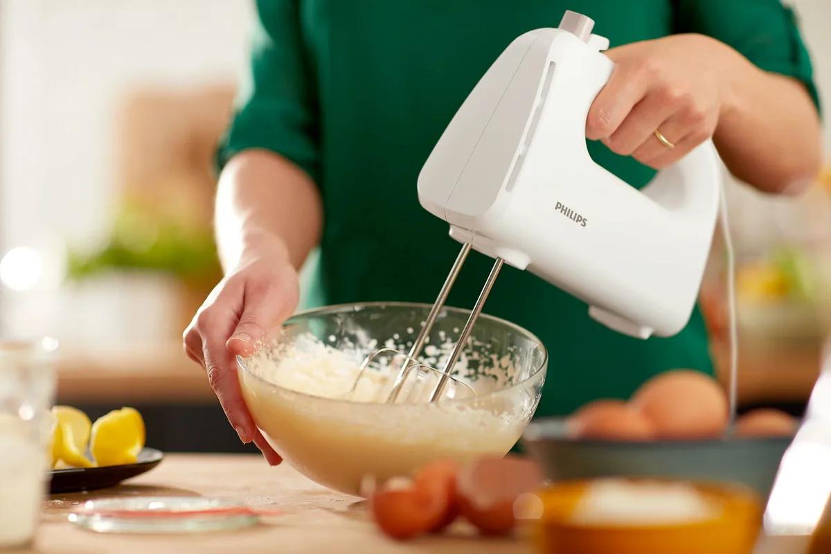 Ручний міксер Philips 300 Вт 5 швидкостей Білий