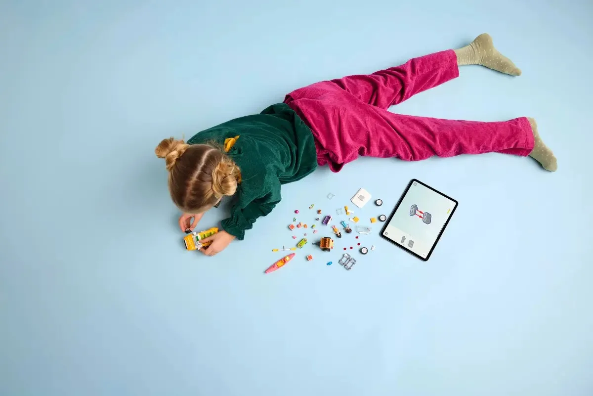 Конструктор LEGO Friends Автомобіль різнокольоровий для дітей від 6 років
