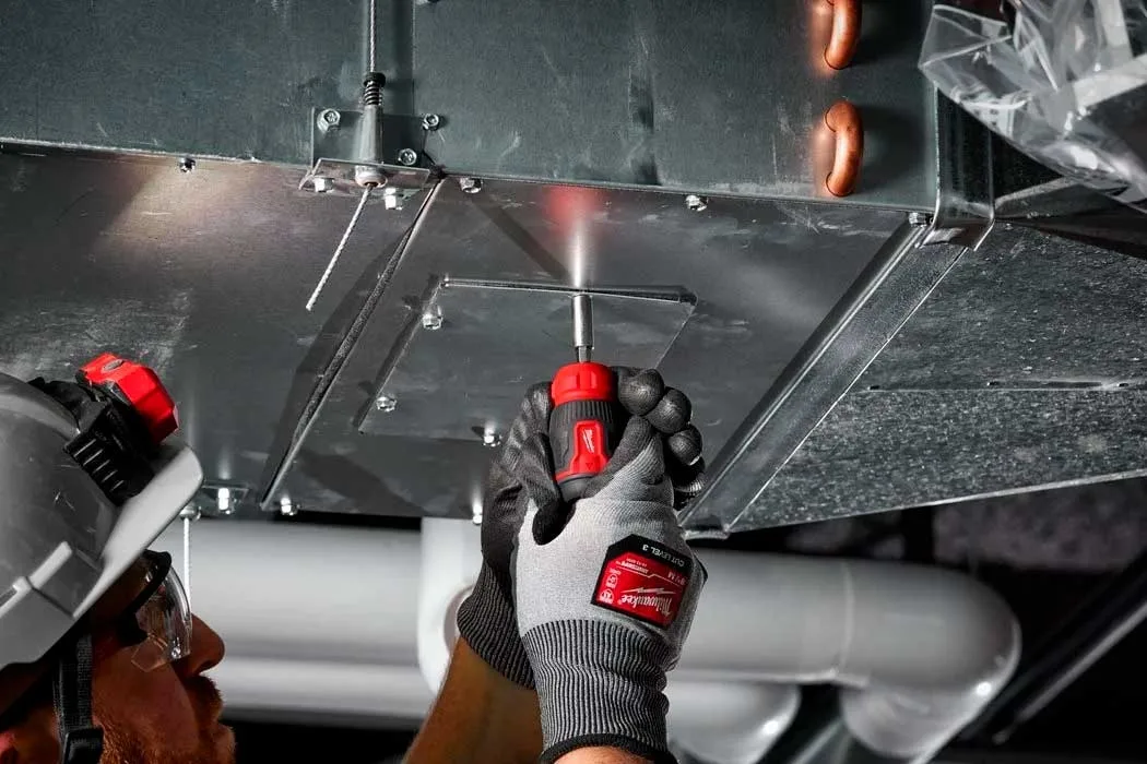 Викрутка Milwaukee 8 насадок двокомпонентна рукоятка PH1 PH2 PZ1 PZ2 T15 SL 0,6x4,5 SL 1,2x6,5 мм