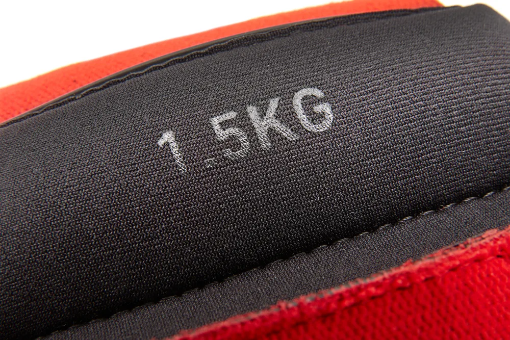 Обважнювачі зап'ястя Reebok залізний пісок 1.5 кг чорний червоний
