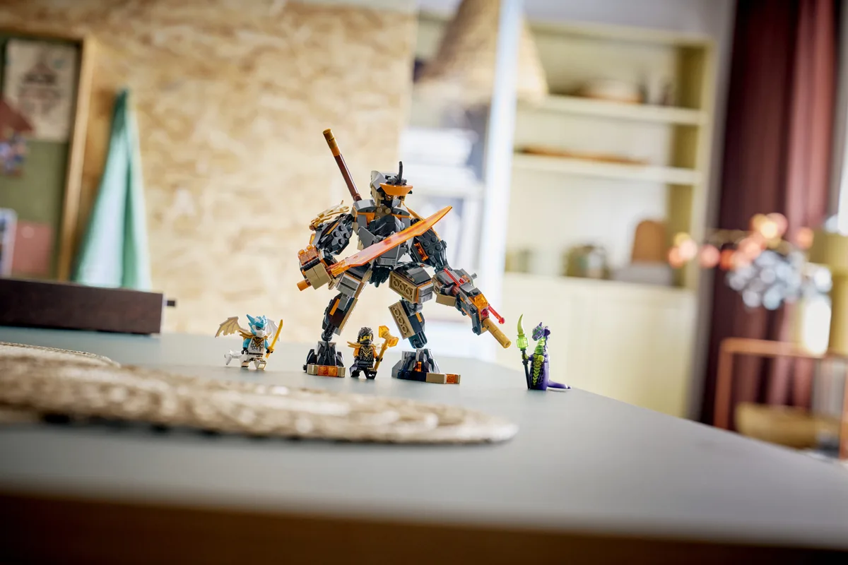 Конструктор LEGO Ninjago Робот Коула для місії і Дракон Зейн