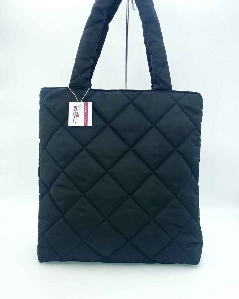 Жіноча сумка Мила стьобана нейлонова 38x12x38 см чорна