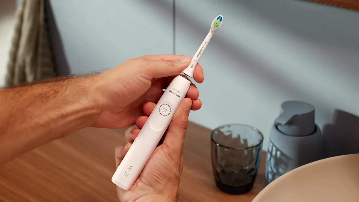 Електрична зубна щітка Philips Sonicare 5300 Series, 62 тис. коливань/хв, 1 насадка, білий.