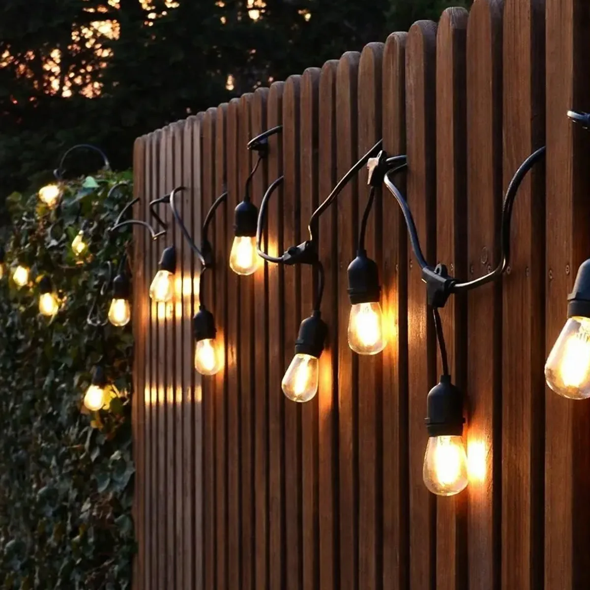 Світлодіодна сонячна гірлянда LumiLED 10м чорна 15 LED лампочок тепле світло 2700K