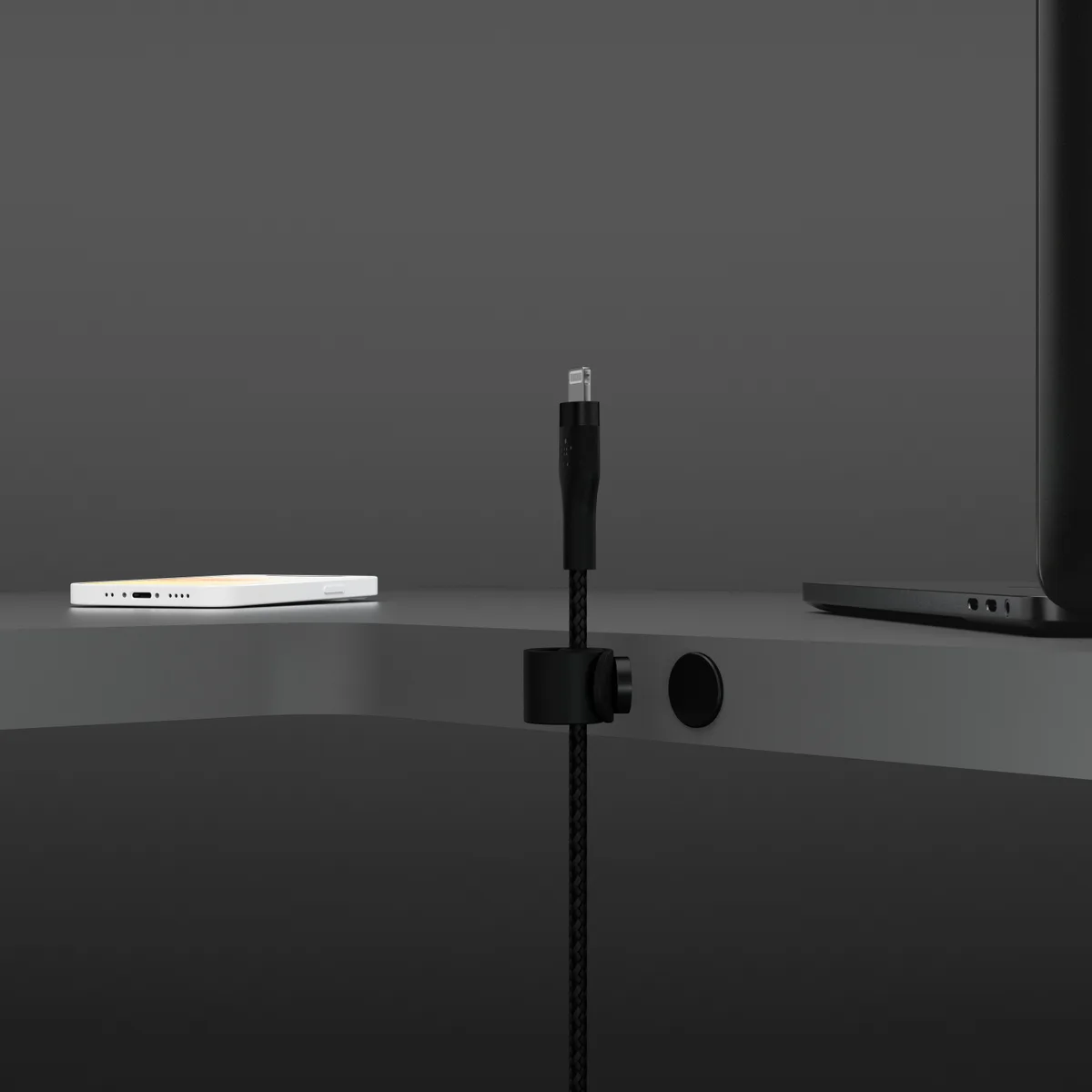 Кабель USB-A > Lightning заряджання/синхронізації Belkin 1м, плетений, силіконовий, з ремінцем на магніті, чорний