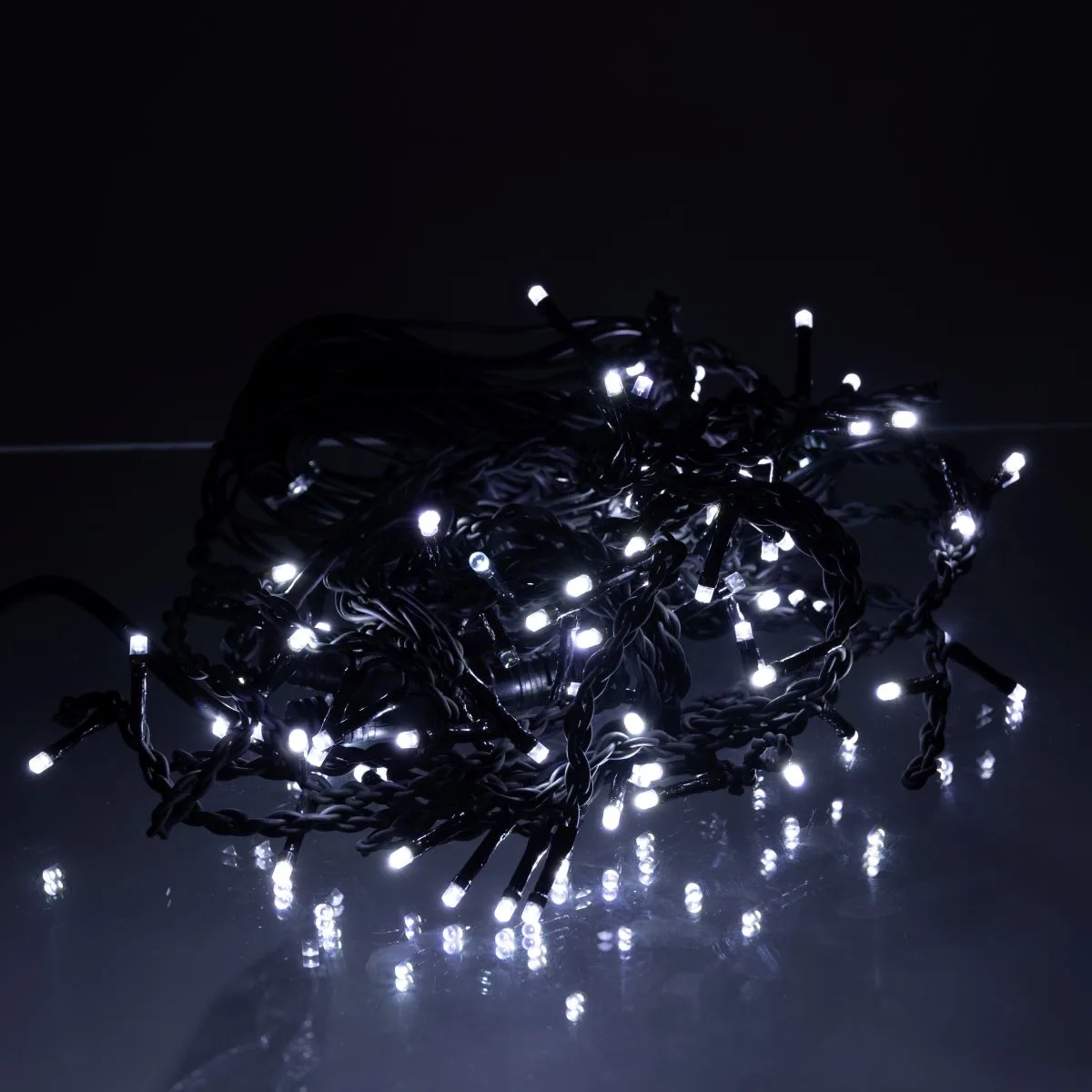 Гірлянда вулична Бахрома 6 м 105 LED чорний провід Білий