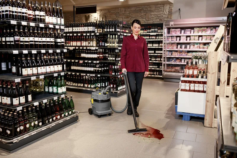 Професійний пилосос Karcher NT 22/1 Ap, 1300 Вт, 249 мБар, контейнер на 22 л, вага 5.7 кг.