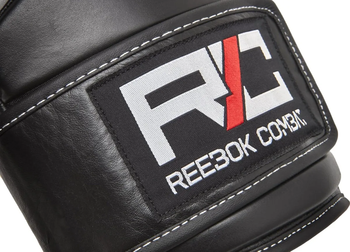 Боксерские перчатки Reebok кожа 10 унций черные белые