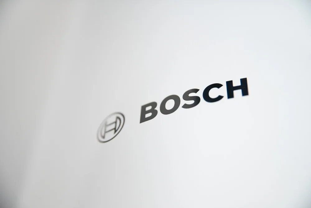 Електричний водонагрівач BOSCH круглої форми Tronic 2000, об'ємом 50 л, потужністю 1,5 кВт, з механічним управлінням, класу C, біл