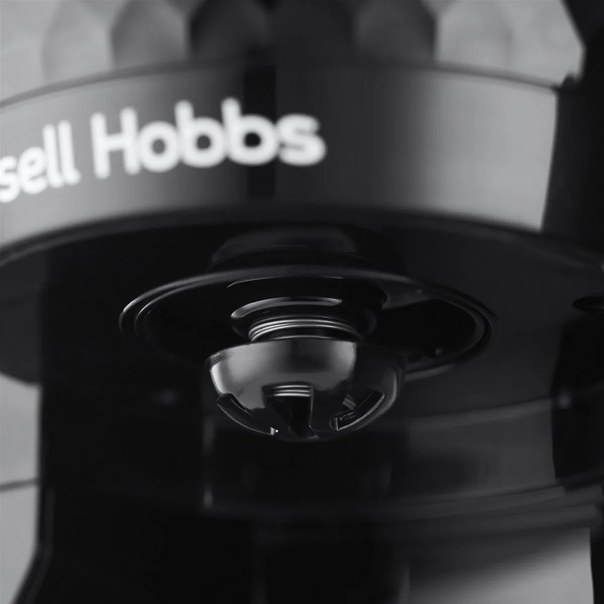 Кавоварка Russell Hobbs крапельна пластикова 1,25 л чорна 1100 Вт