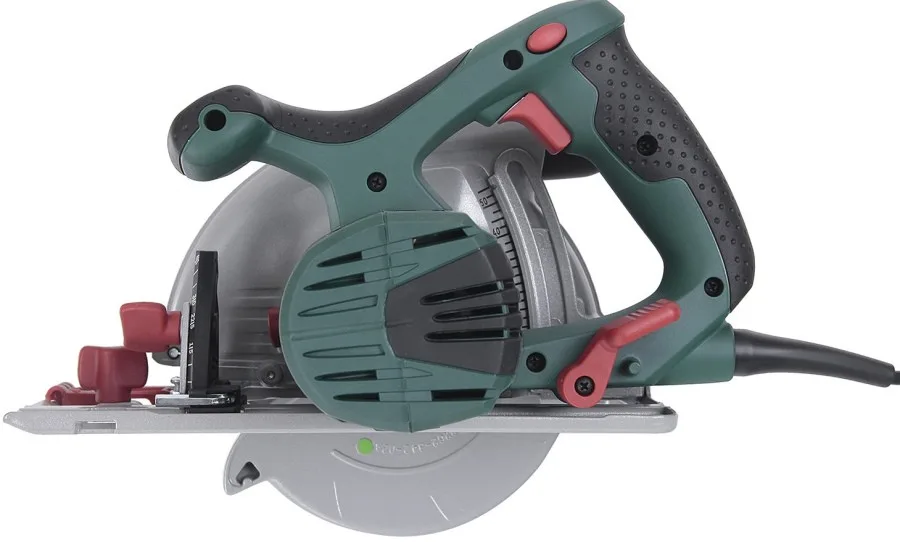 Дискова пила Bosch PKS 55, 1200 Вт, 160 мм, вага 3.9 кг.
