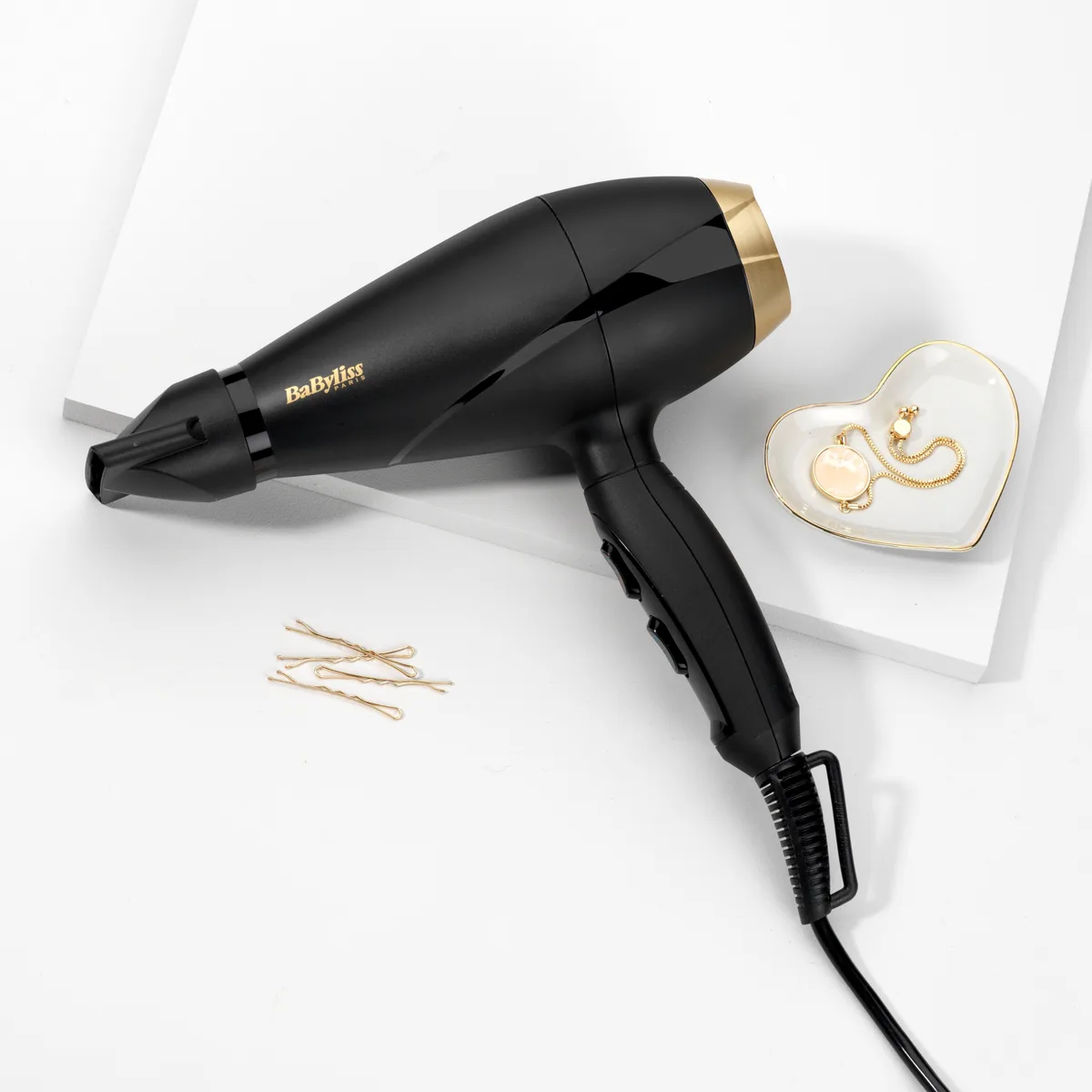 Фен Babyliss AC Motor PRO, потужність 2000Вт, 2 швидкості, дифузор, функція холодного обдування, чорний.