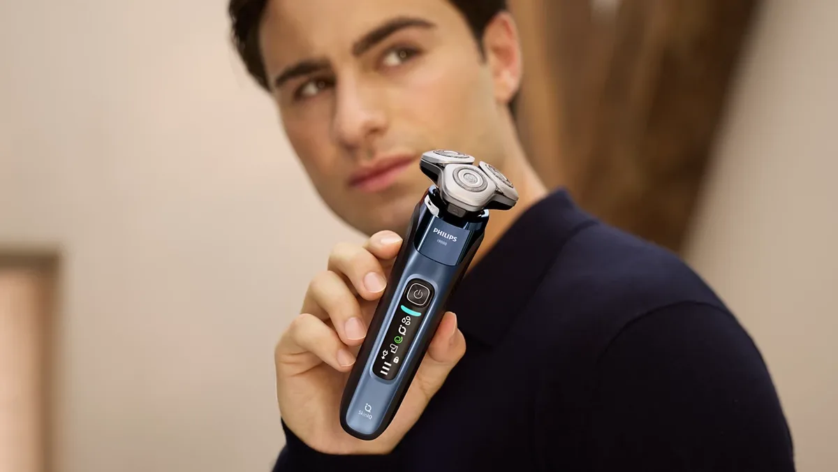 Електрична бритва Philips Series i9000 Prestige SkinIQ, 3 бритвені головки, Li-Ion, для сухого та вологого гоління, з індикатором