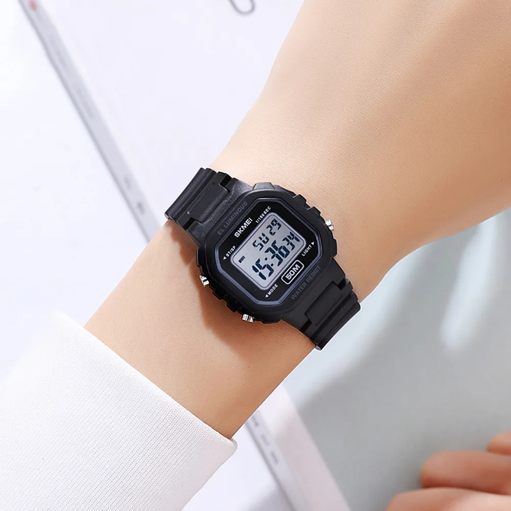 Часы Skmei пластик 50 м чёрные