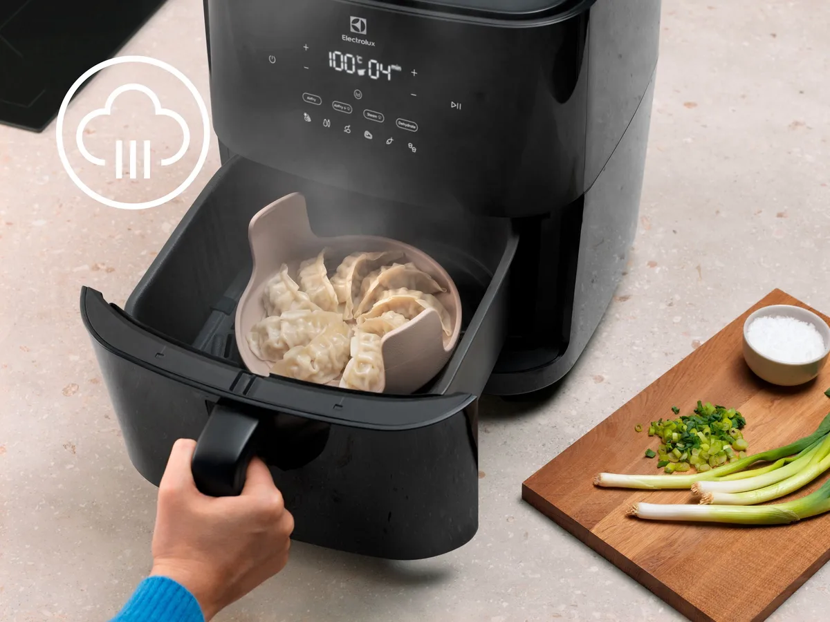 Мультифункціональна піч Electrolux 1800Вт, об'єм чаші 6.8л, сенсорне управління, 6 автоматичних програм, приготування на парі, пла