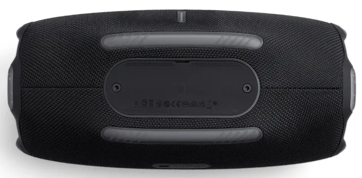 Портативная колонка JBL черная, 2 динамика, 50 Вт, 24 часа работы, IP67.