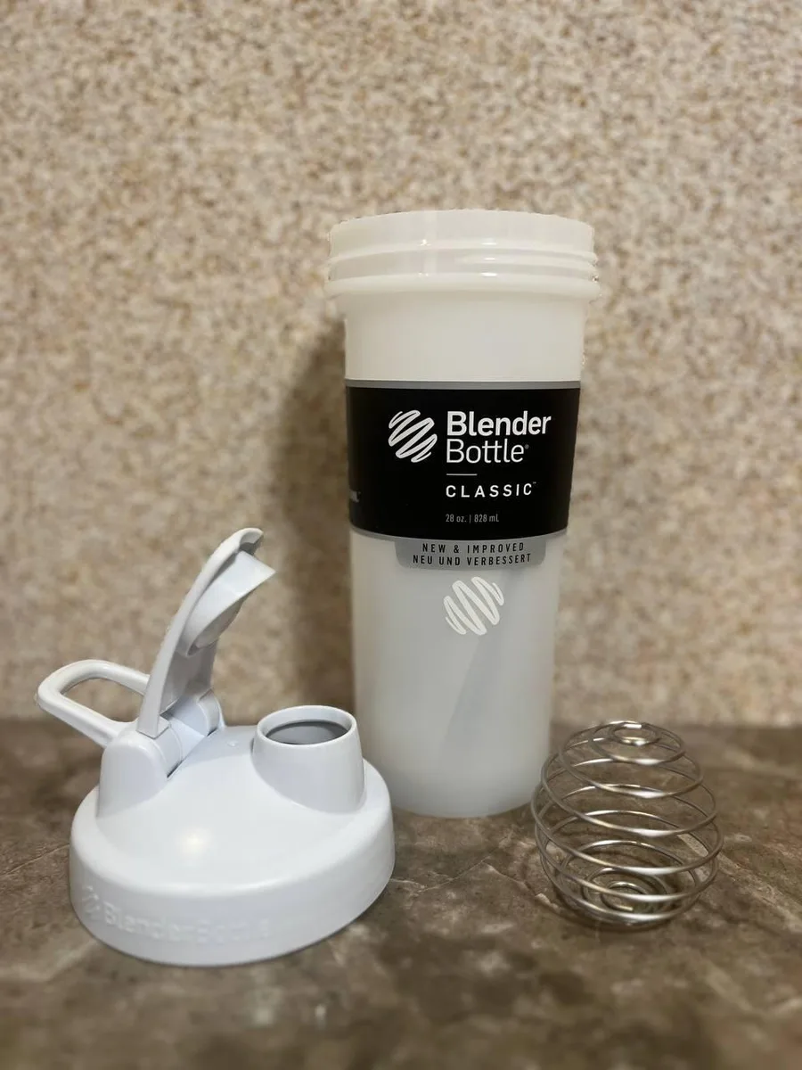 Шейкер спортивний BlenderBottle Tritan 820 мл Білий
