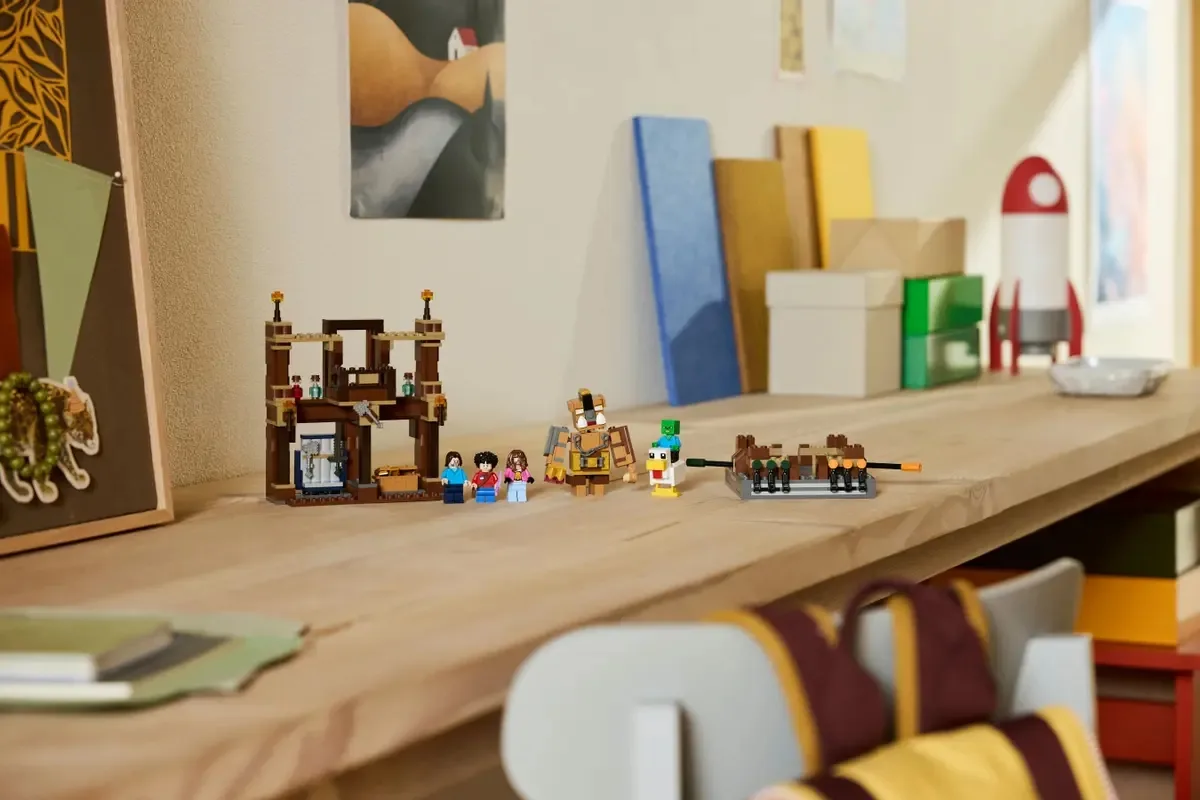 Конструктор LEGO Minecraft Бійцівський ринг у лісовому маєтку